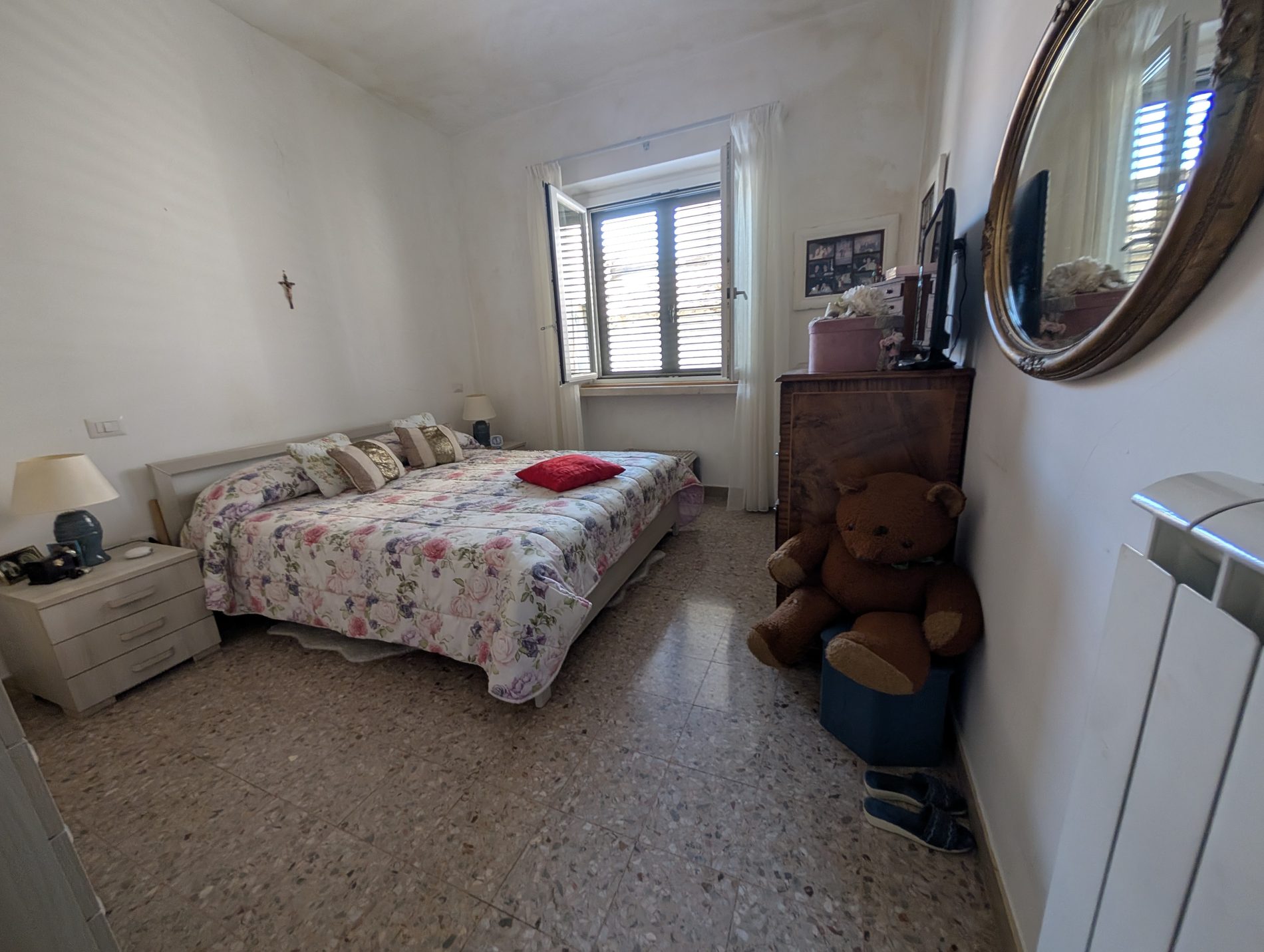 Master bedroom, second view
