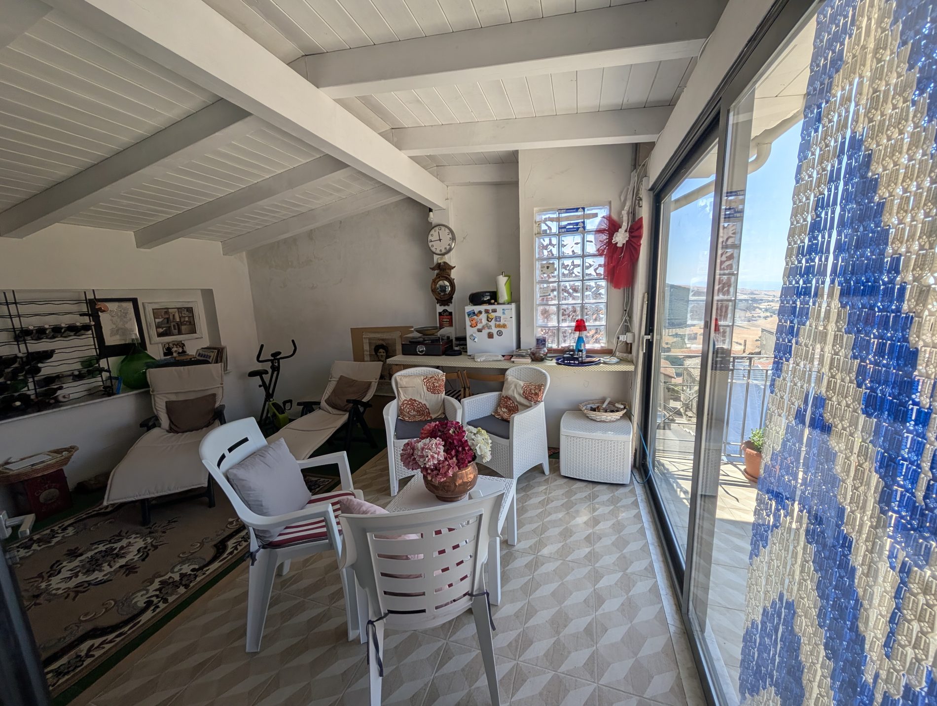 Covered terrace room, second view